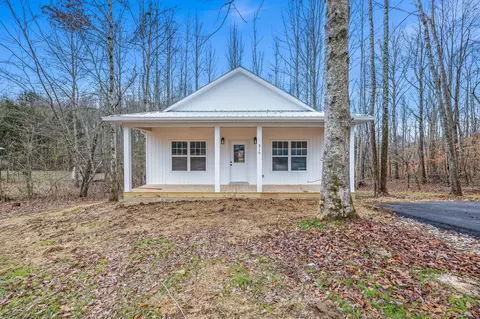 510 Hickory Ln, Sparta, TN 38583