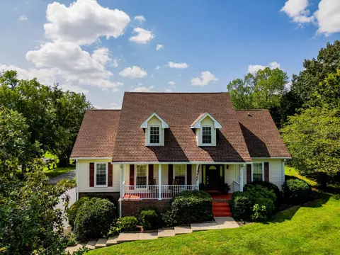 624 N Woodson Rd, Clarksville, TN 37043