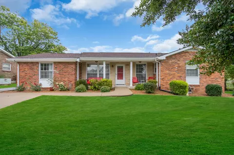 203 Kingswood Dr, Clarksville, TN 37043