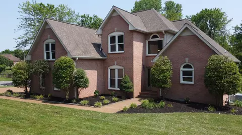 1001 Creekglen Ct, Hendersonville, TN 37075