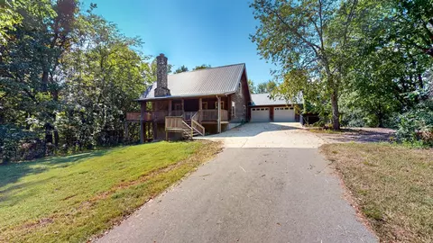 1032 Spring Creek Rd, Chapmansboro, TN 37035