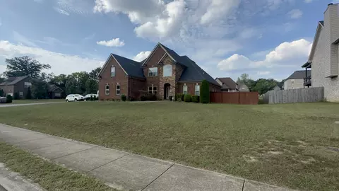 4136 Stony Point Dr, La Vergne, TN 37086