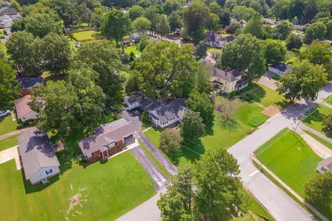 407 Mcgill St, Martin, TN 38237