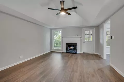 1203 Woodbridge Dr, Clarksville, TN 37042