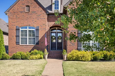 2136 Sugar Mill Dr, Nolensville, TN 37135