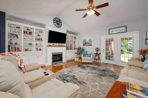 230 Barton Dr, Normandy, TN 37360 photo 9