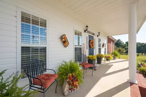 230 Barton Dr, Normandy, TN 37360 photo 3