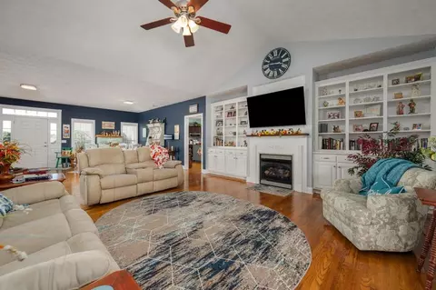 230 Barton Dr, Normandy, TN 37360 photo 7