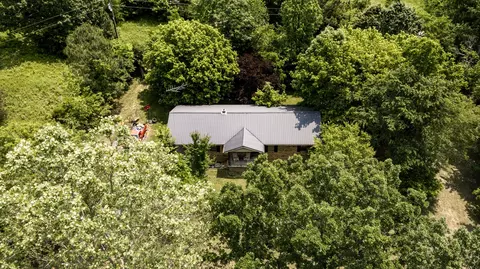 5945 Dewey Carr Rd, Westmoreland, TN 37186