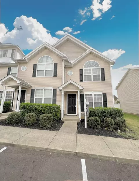 8040 Logan Dr, La Vergne, TN 37086