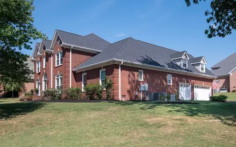 101 Loch Leven Way, Hendersonville, TN 37075