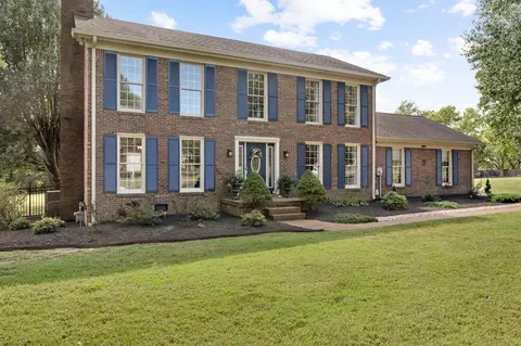 706 E Meadows Dr, Mount Juliet, TN 37122