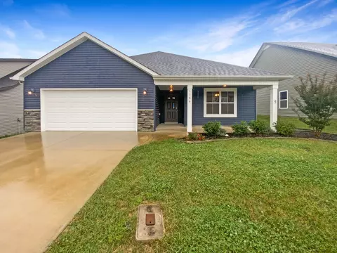 1146 Eagles Bluff Dr, Clarksville, TN 37040