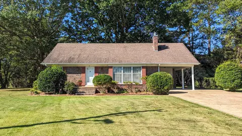 61 Dellwood Dr, Jackson, TN 38301