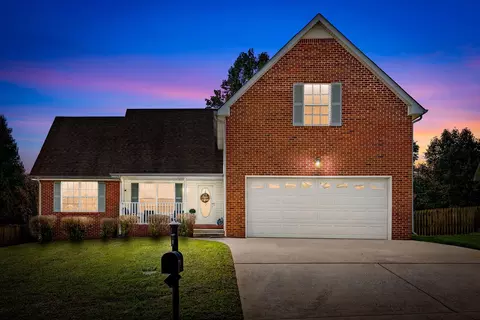 1514 Autumn Dr, Clarksville, TN 37042