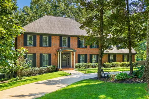812 Morning Shadows Dr, Chattanooga, TN 37421