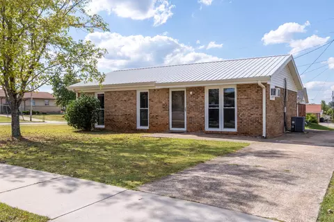 801 E Railroad St, Dickson, TN 37055