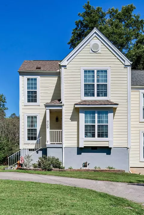 909 Rachels Pl, Hermitage, TN 37076