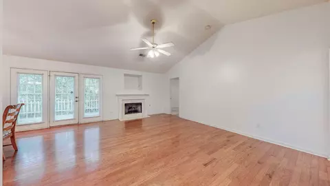 111 Lake Chateau Dr, Hermitage, TN 37076