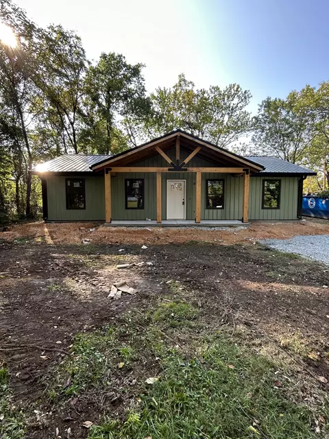 464 Grover Dr, Hohenwald, TN 38462