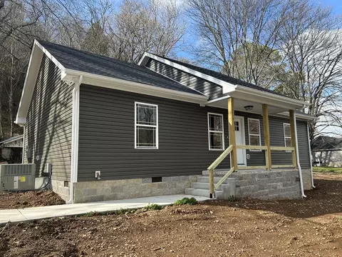 290 Leo Whitley Rd, Lafayette, TN 37083