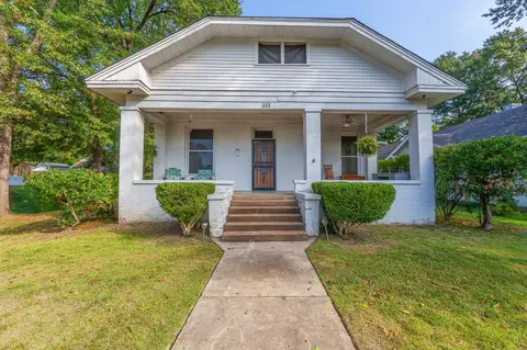 223 Division Ave, Jackson, TN 38301