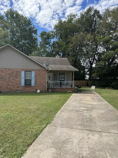 1010 N Lakeshore Dr, Murfreesboro, TN 37130