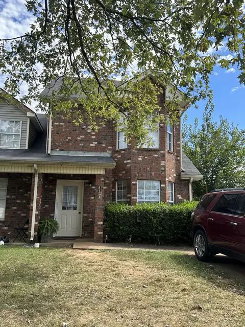 1121 N Lakeshore Dr, Murfreesboro, TN 37130