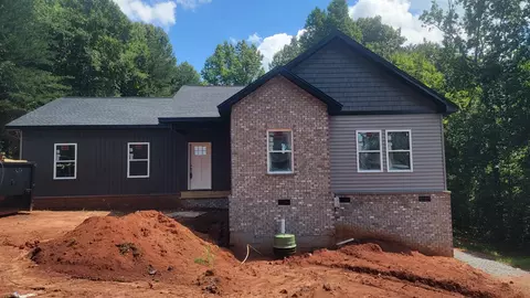 919 Brentwood Dr, Etowah, TN 37331
