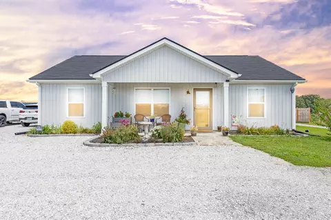 3052 Maple Grove Rd, Dickson, TN 37055
