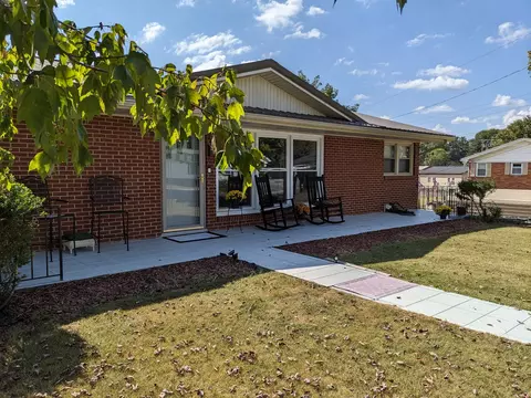 202 Stonebridge Dr, Fayetteville, TN 37334