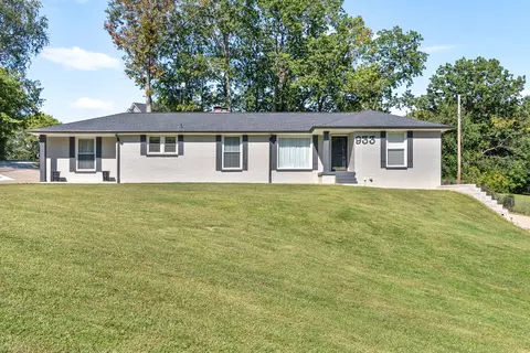 933 Swift Dr, Clarksville, TN 37040