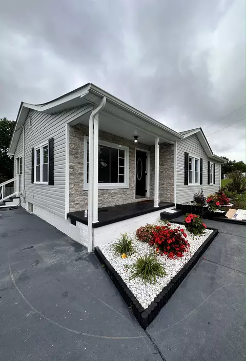 437 Pea Ridge Rd, Chestnut Mound, TN 38552