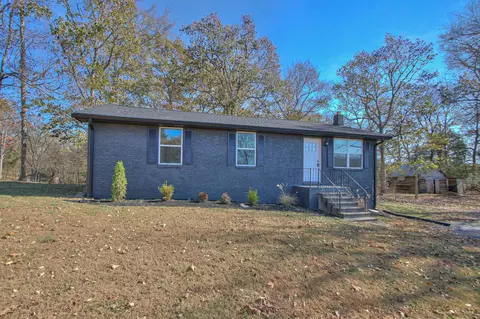 121 S Lovers Ln, Lebanon, TN 37090