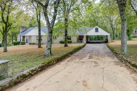 3901 Brush Hill Rd, Nashville, TN 37216