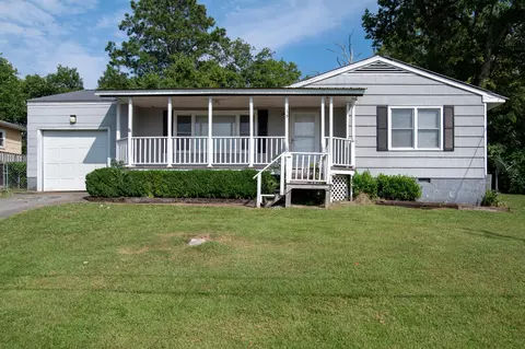 15 Lee Cir, Fort Oglethorpe, GA 30742