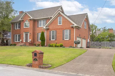 119 Pembroke Dr, Hendersonville, TN 37075