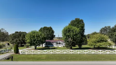 10655 Highway 231 N, Bethpage, TN 37022