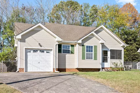337 Cranklen Cir, Clarksville, TN 37042