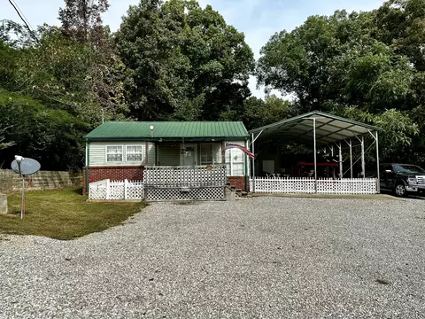 82 Highland Ln, Waverly, TN 37185