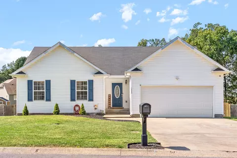 1520 Reasons Dr, Clarksville, TN 37042