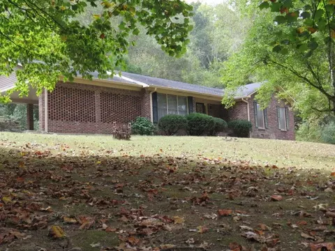2255 Rebecca Dr, Pulaski, TN 38478