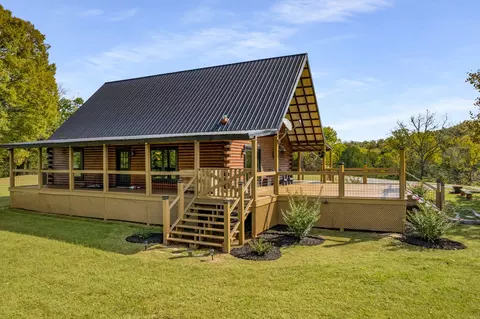 1202 Puckett Rd, Watertown, TN 37184