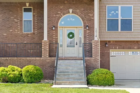 1014 Garner Hills Dr, Clarksville, TN 37042