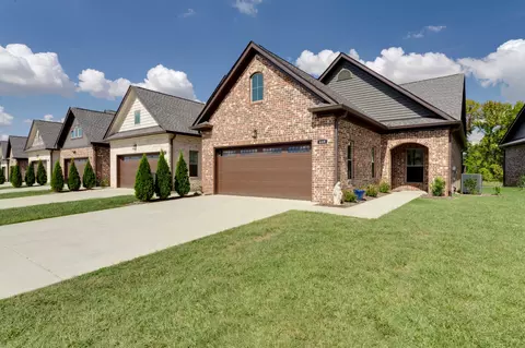 449 W Foxrun, Springfield, TN 37172 photo 2