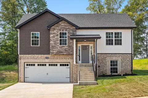 1201 Cardinal Creek Dr, Clarksville, TN 37040