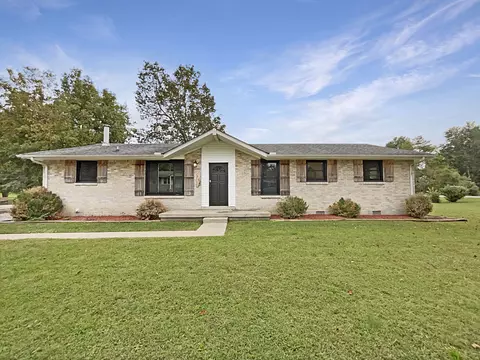 514 Ruby Dr, Clarksville, TN 37040