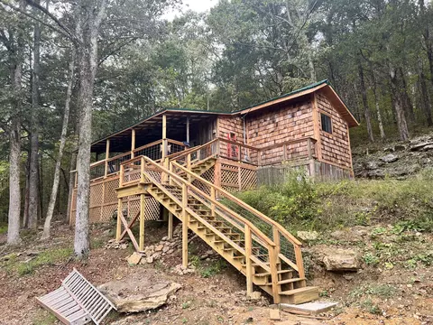 44 Cordell Hull Ln, Elmwood, TN 38560
