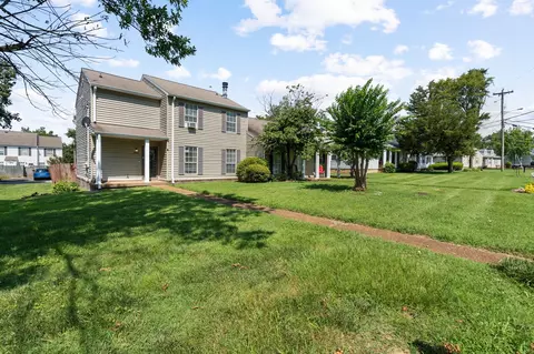 3868 Priest Lake Dr, Nashville, TN 37217