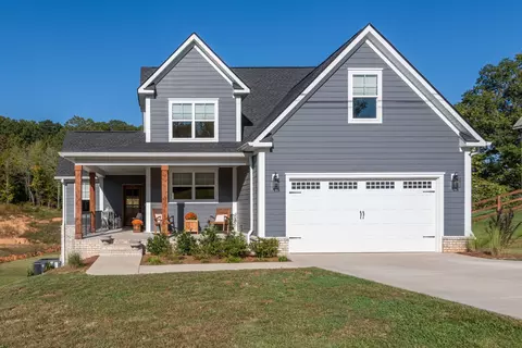 18 Evergreen Trl, Burns, TN 37029